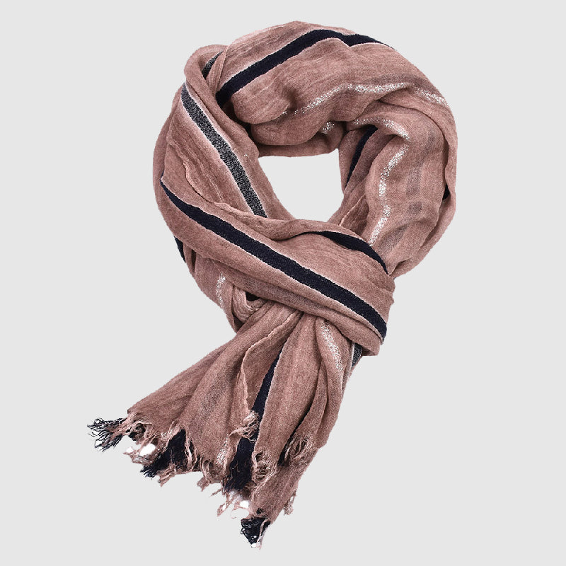 Golden Thread Scarf – Soft Shimmering Fabric