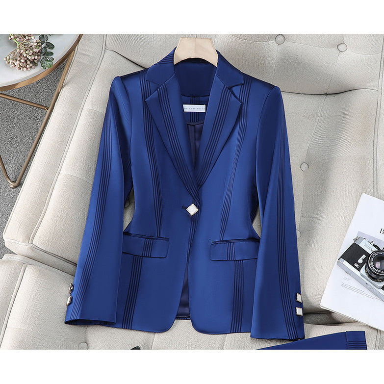 Regal Poise Suit – Chic Business Ensemble