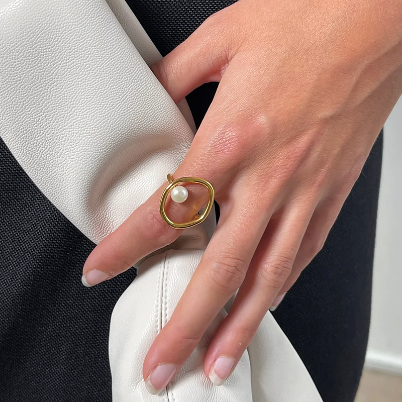 Gold Tone Pearl Ring – Elegant Minimalist