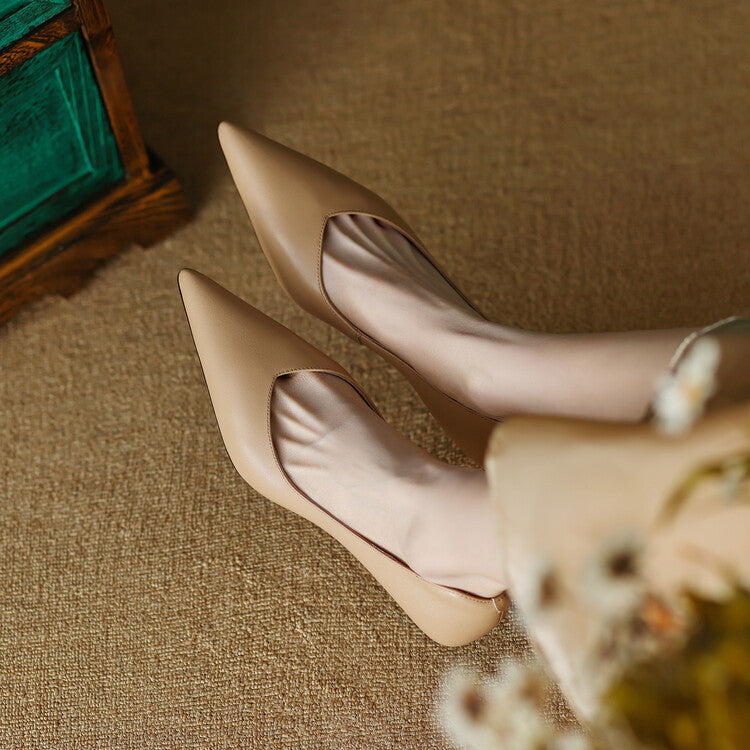 Elegant Pumps – Timeless Minimalist Design