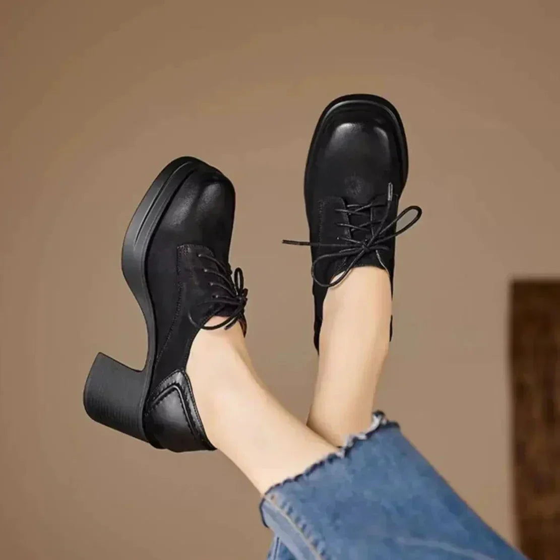 Classic Pumps | Vintage Lace-Up Block Heel