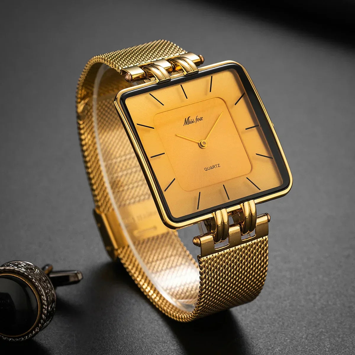 Gold Mesh Watch – Bold Luxury
