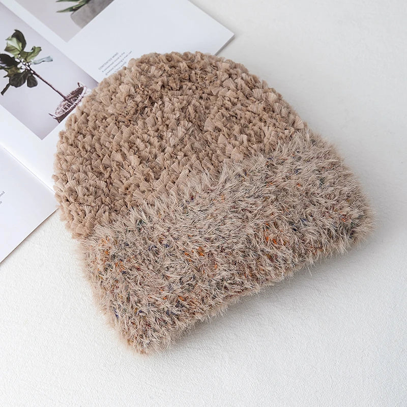 Fluffy Beanie – Elegant Seasonal Outerwear