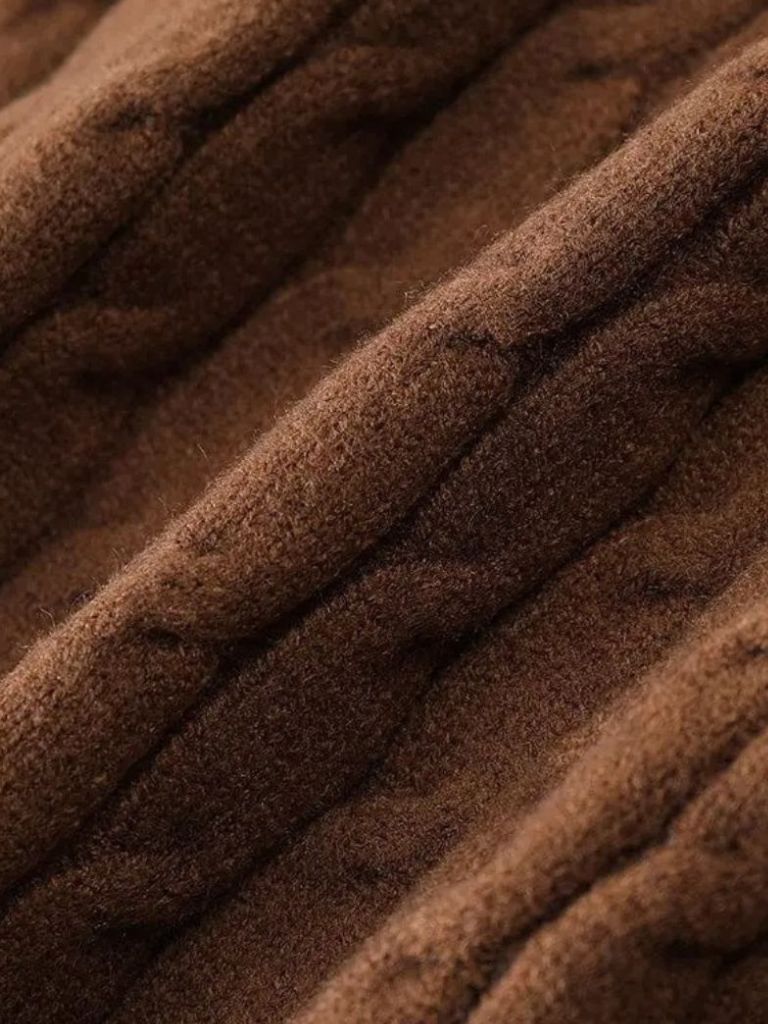 Cozy Classic Cardigan – Elegant Cross Pattern Knitwear