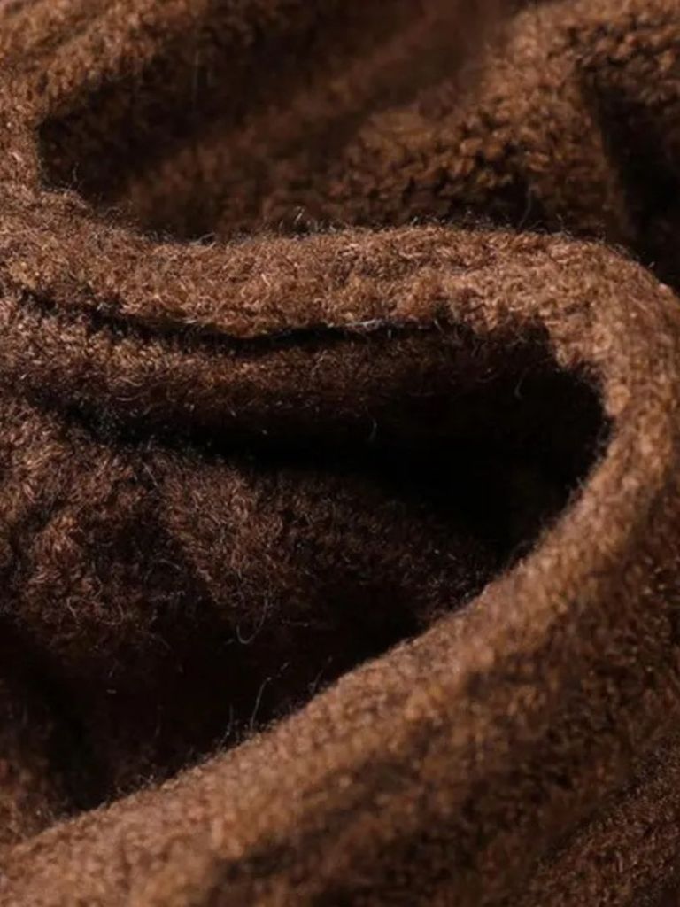 Cozy Classic Cardigan – Elegant Cross Pattern Knitwear