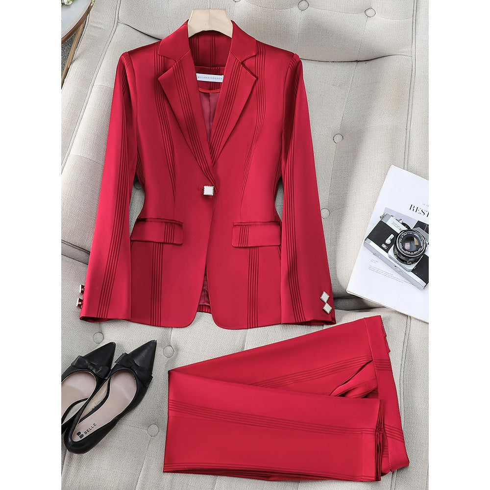 Regal Poise Suit – Chic Business Ensemble