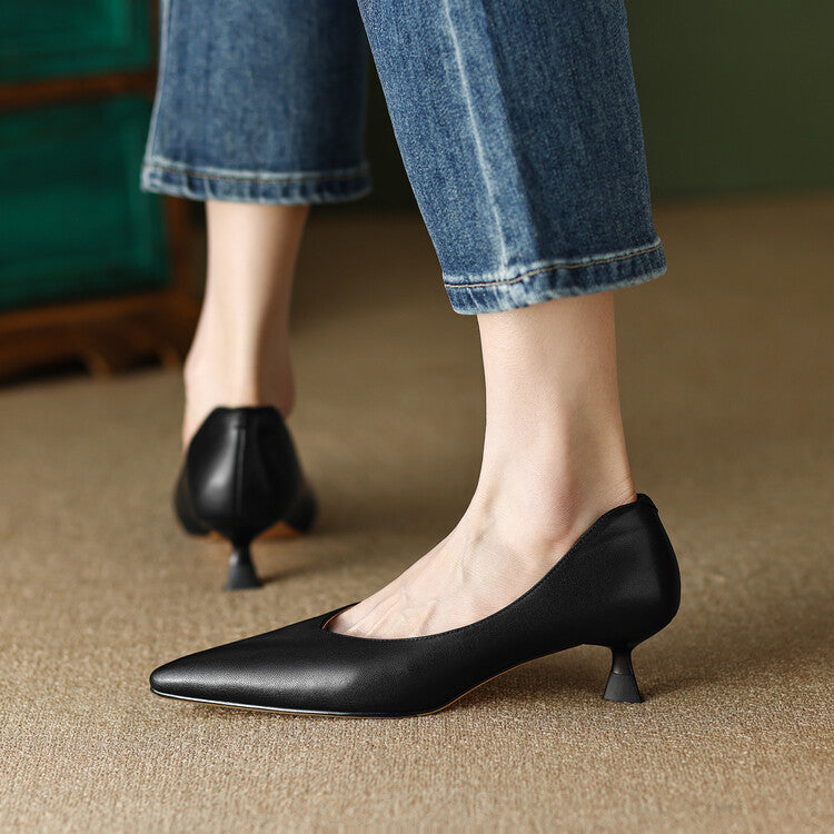 Elegant Pumps – Timeless Minimalist Design