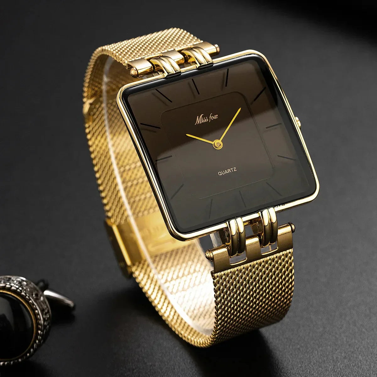 Gold Mesh Watch – Bold Luxury