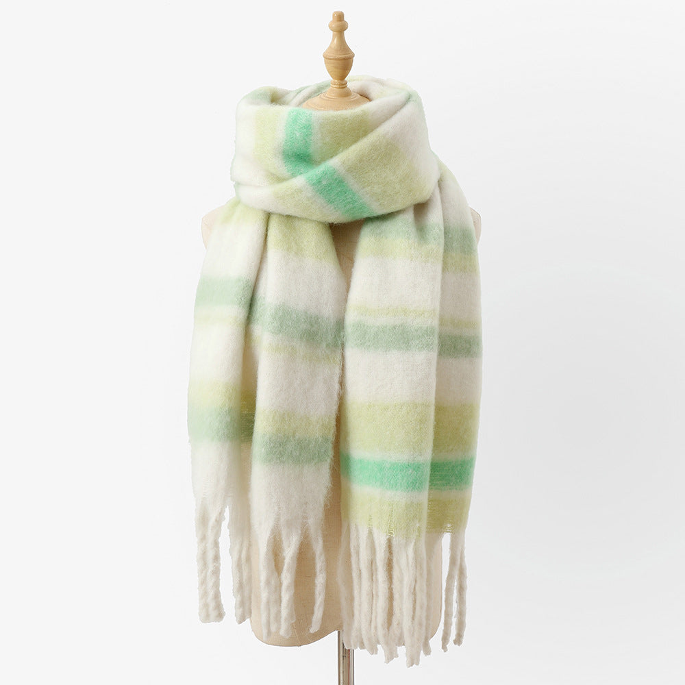 Charming Cuddle Scarf – Cozy HeatLock Wrap