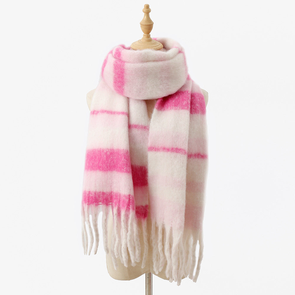 Charming Cuddle Scarf – Cozy HeatLock Wrap