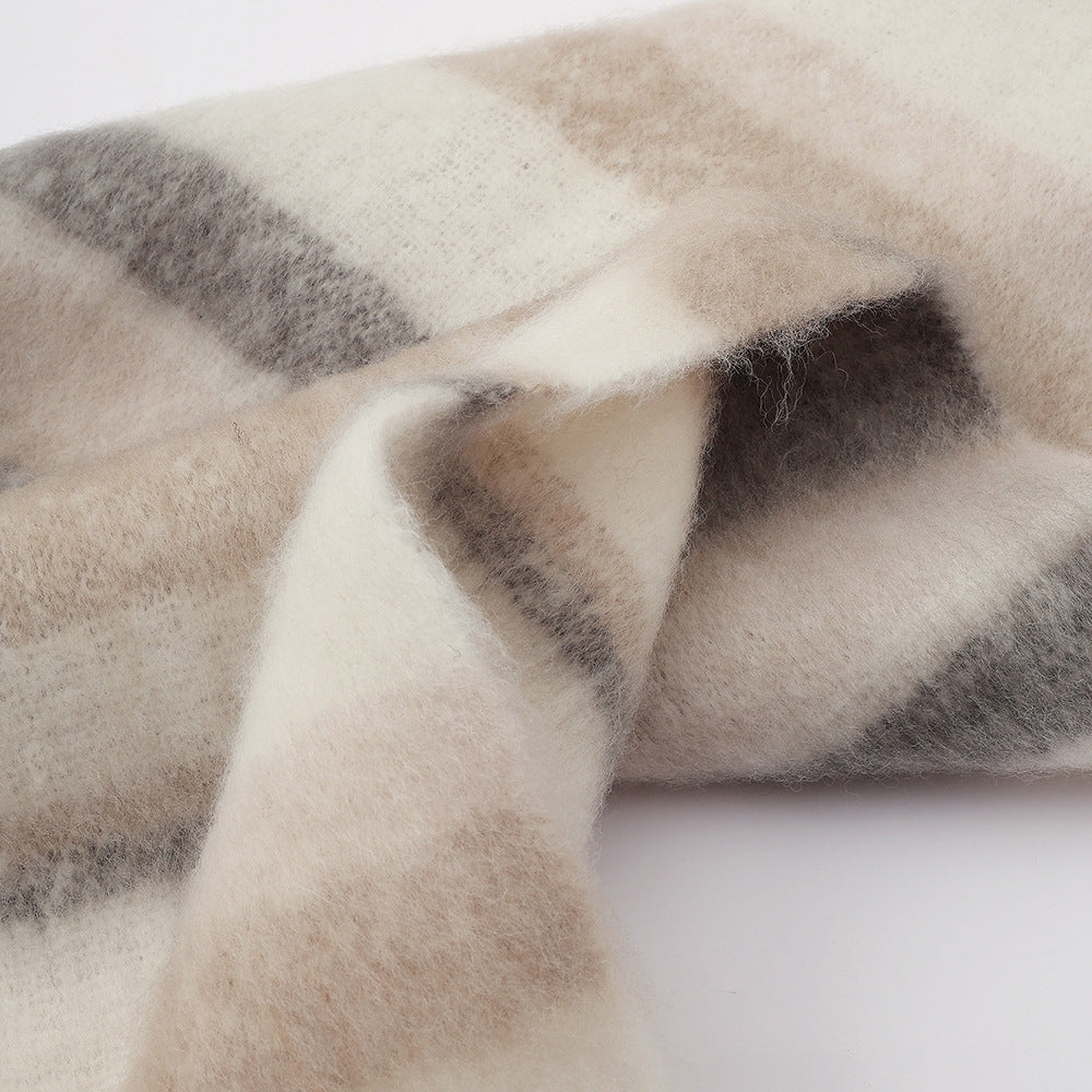 Charming Cuddle Scarf – Cozy HeatLock Wrap