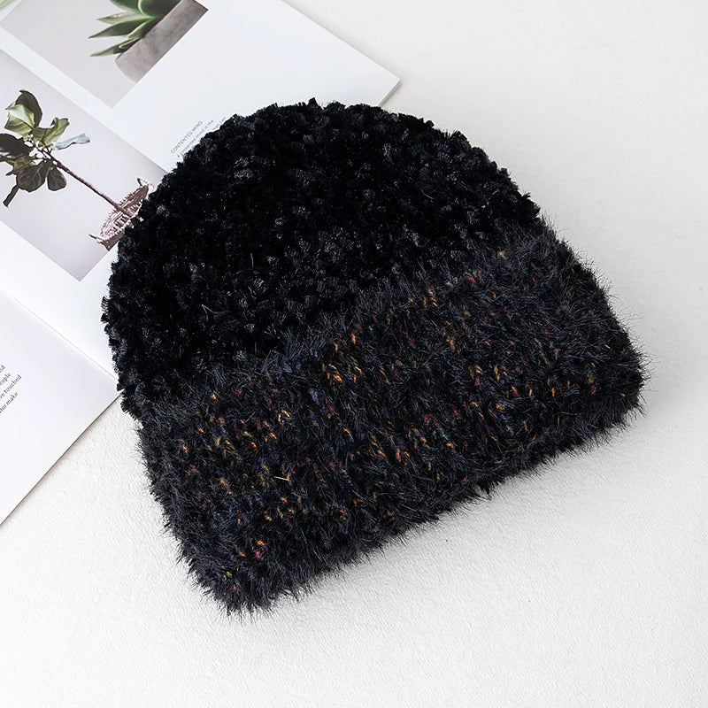 Fluffy Beanie – Elegant Seasonal Outerwear