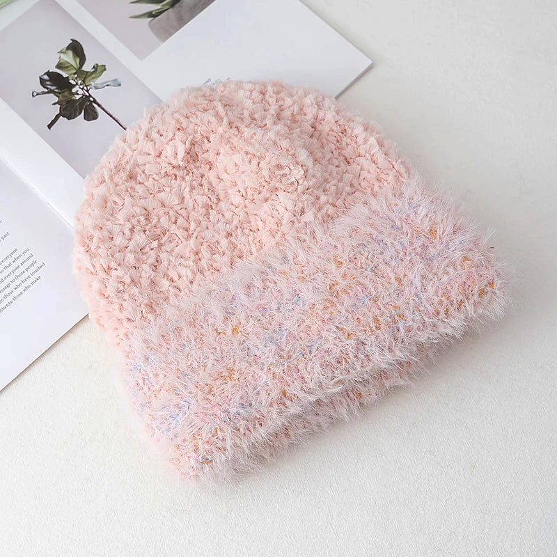 Fluffy Beanie – Elegant Seasonal Outerwear