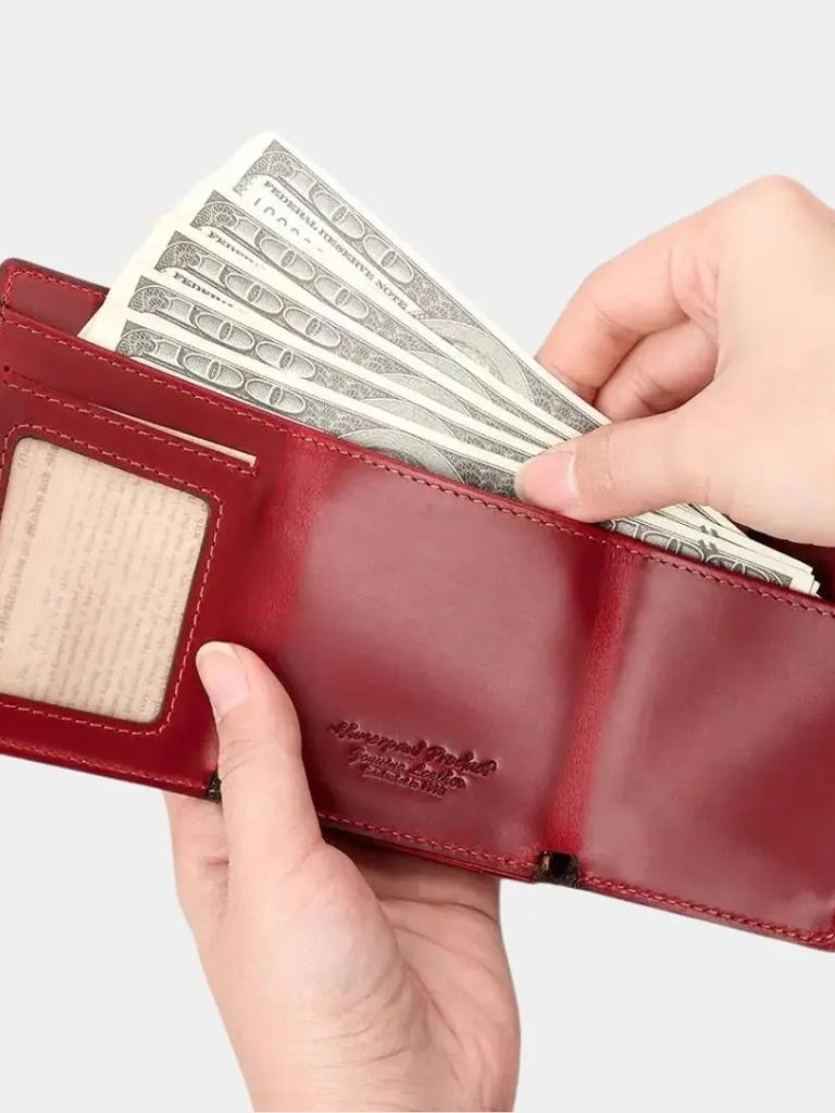 Anti Scam Leather Wallet – Magnetic Closure